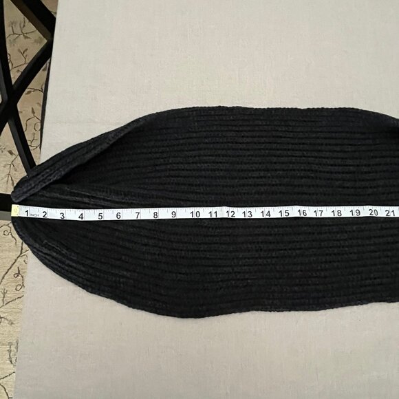 Scarf - handknit - wool - cute badger/dog with mouth closure - Picture 8 of 10